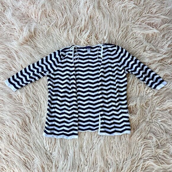 Basic Editions Black and White Chevron Cardigan - Picture 1 of 4